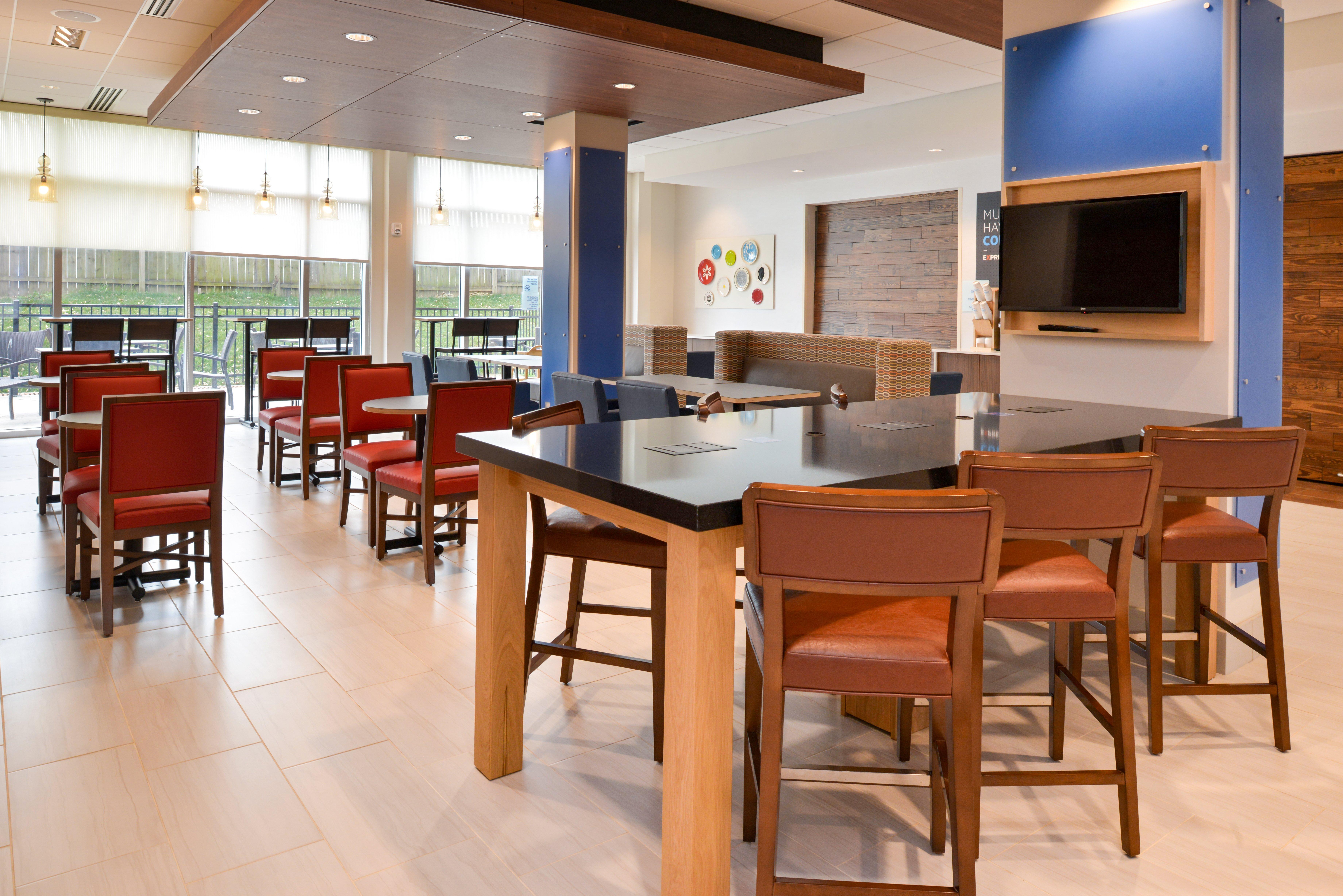 Holiday Inn Express & Suites - Ottumwa By Ihg Exterior foto